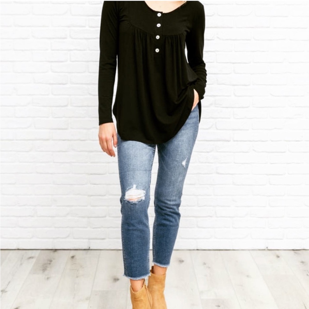 Zenana Black Button-Front tunic Top